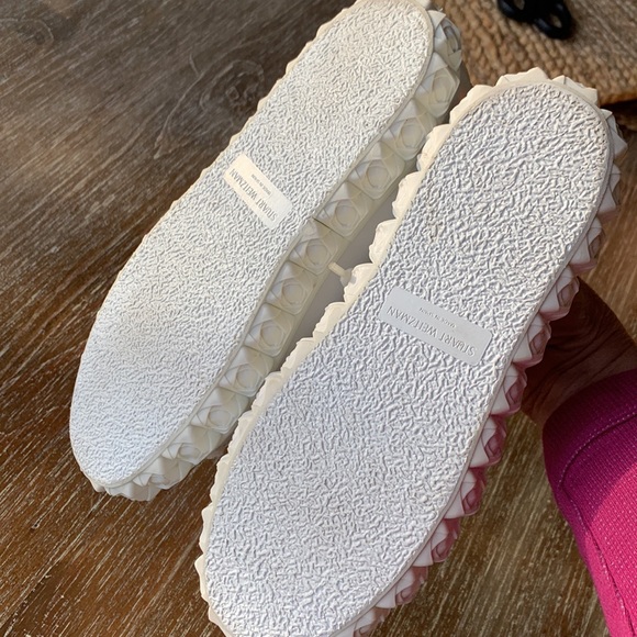 Stuart Weitzman Fringe Coverstory - Picture 9 of 14